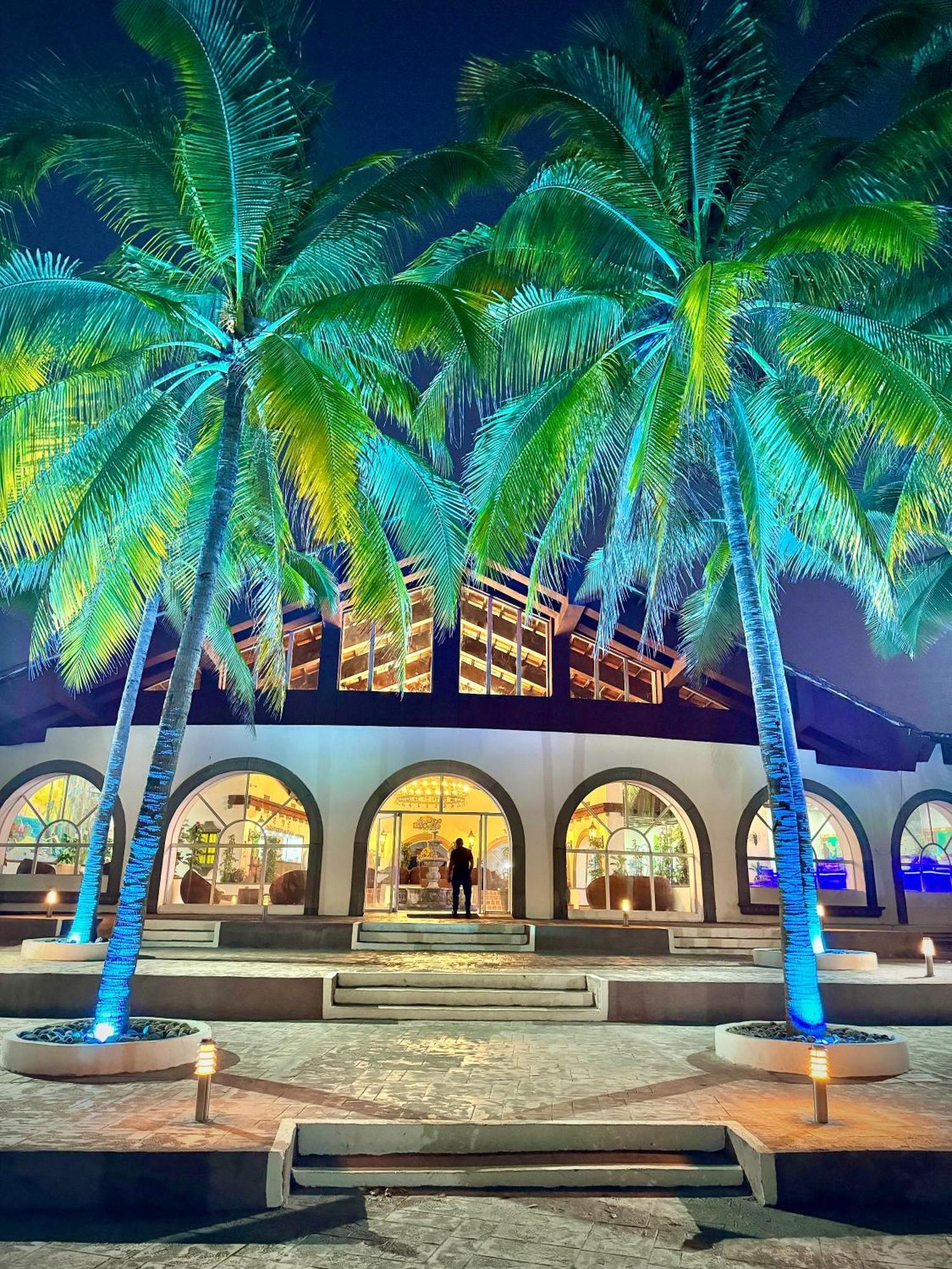 Hotel Tesoro Beach San Luis La Herradura Eksteriør billede