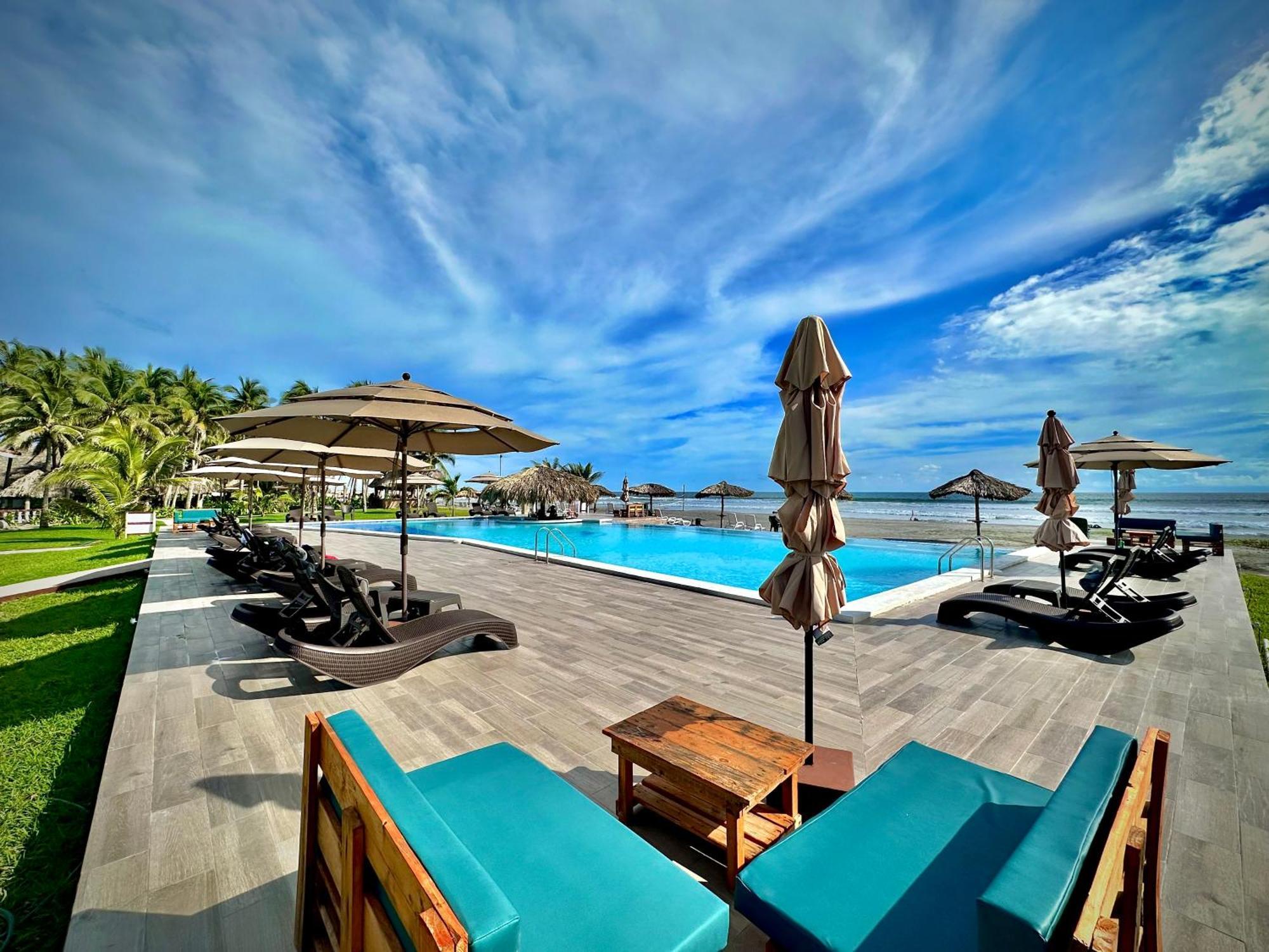 Hotel Tesoro Beach San Luis La Herradura Eksteriør billede