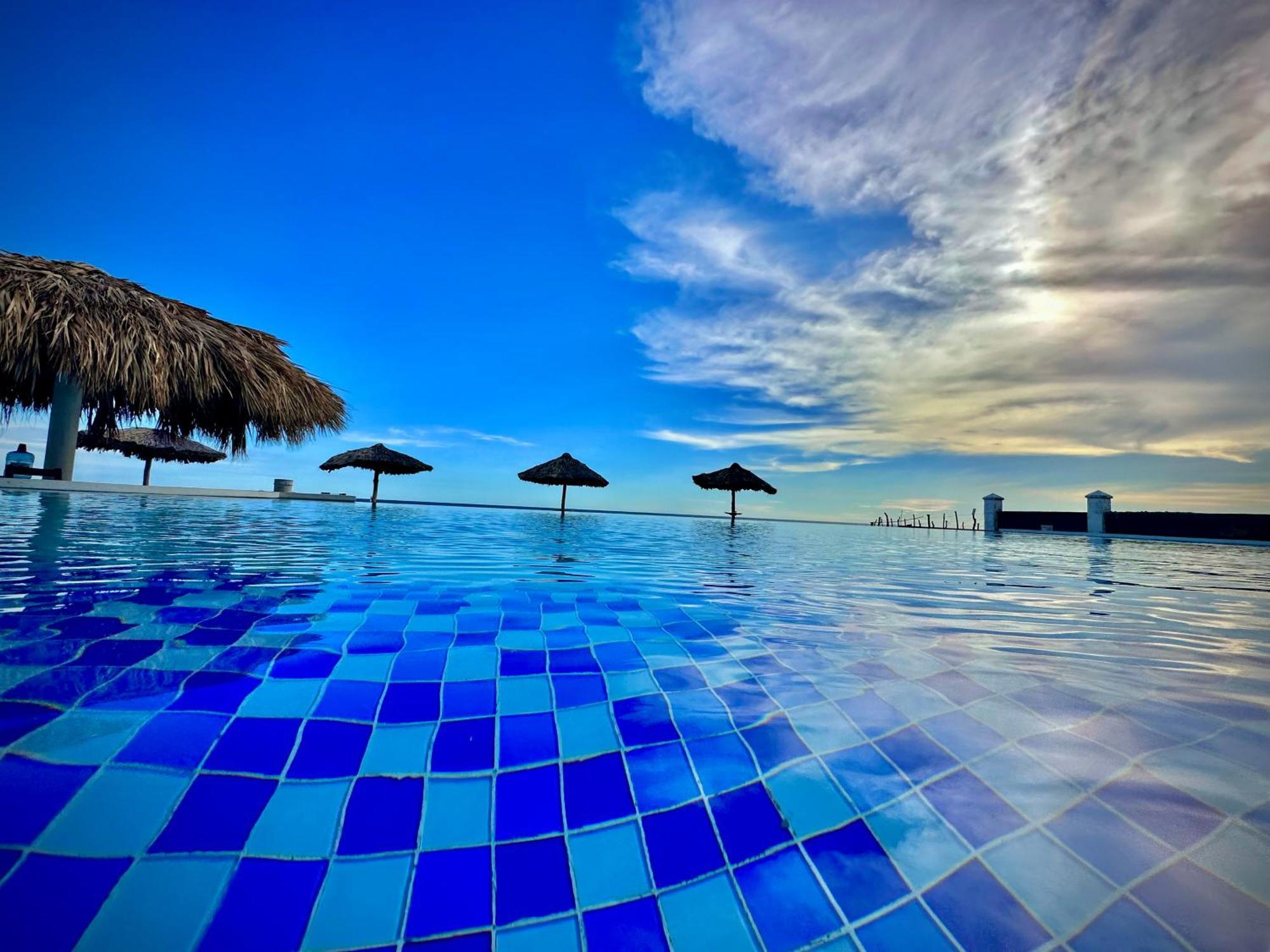 Hotel Tesoro Beach San Luis La Herradura Eksteriør billede
