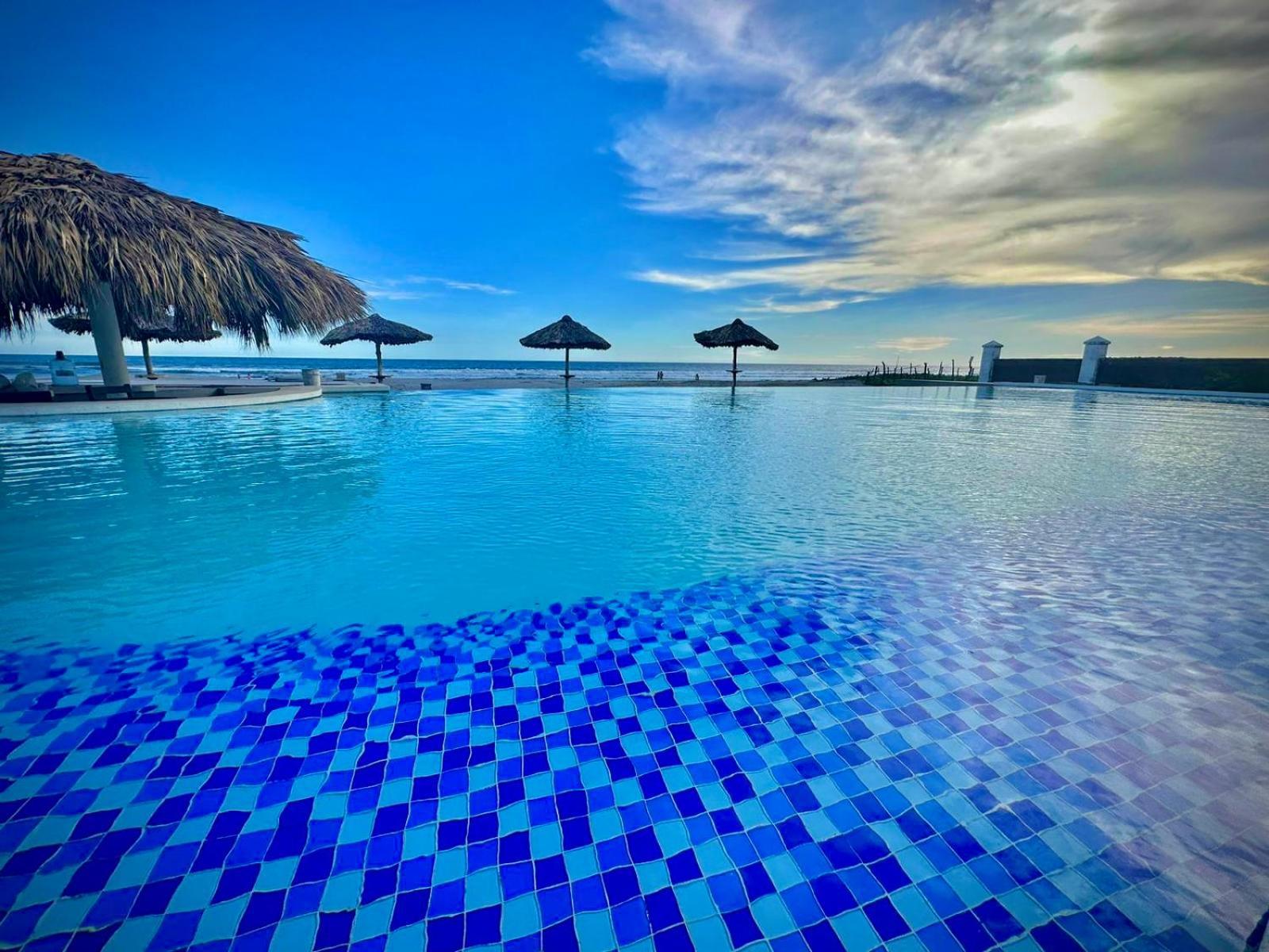 Hotel Tesoro Beach San Luis La Herradura Eksteriør billede