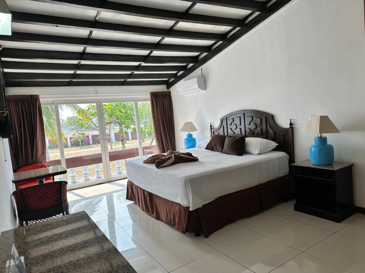 Hotel Tesoro Beach San Luis La Herradura Eksteriør billede